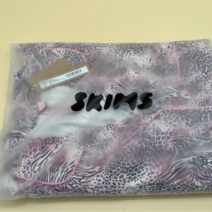 SKIMS Long Sleep Set - Bloom Mini Multi Animal Pink and Brown